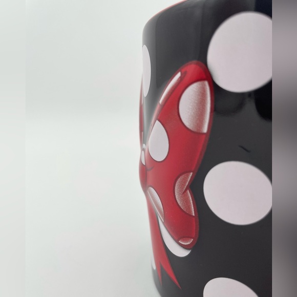 Disney Minnie Mouse Themed 3D Effect Mug - Picture 7 of 8